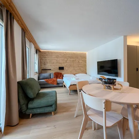 Apartament Freestyle Alpine Design-studios - Pool, Parking & Balcony In Center By Bluehills Vacations