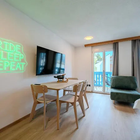 Apartament Freestyle Alpine Design-studios - Pool, Parking & Balcony In Center By Bluehills Vacations